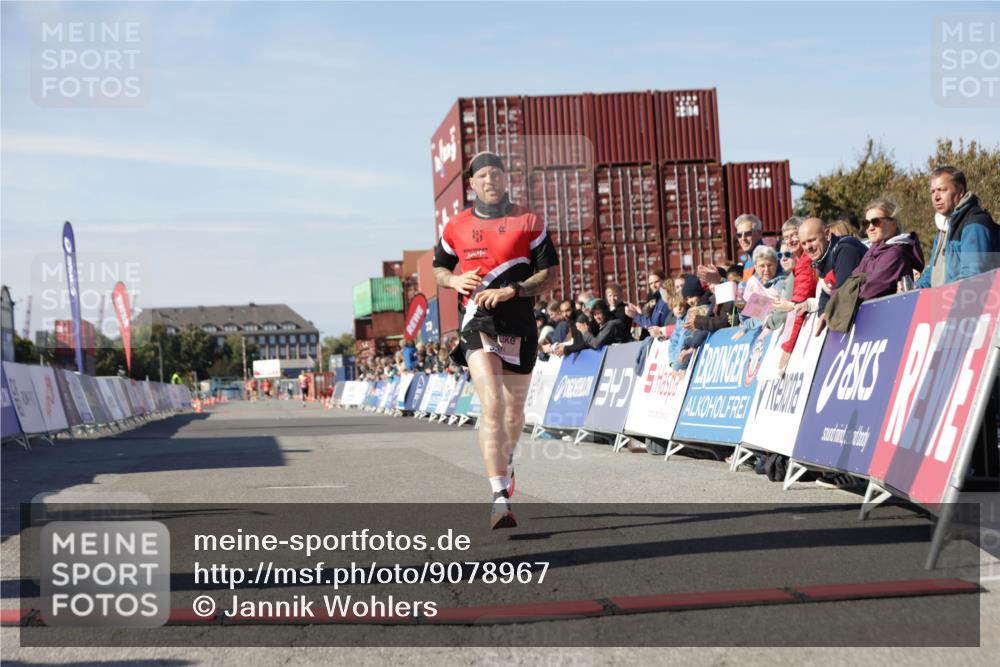 03.10.2025 - Köhlbrandbrückenlauf Jannik Wohlers http://msf.ph/oto/9078967 03.10.2025 12:49:17 Ziel 6514 meine-sportfotos.de