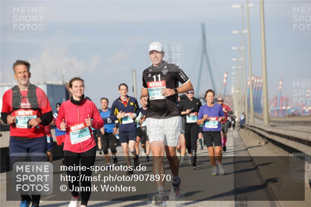 03.10.2025 - Köhlbrandbrückenlauf Jannik Wohlers http://msf.ph/oto/9078970 03.10.2025 09:53:12 Position 3 322, 1716, 11, 2431 meine-sportfotos.de