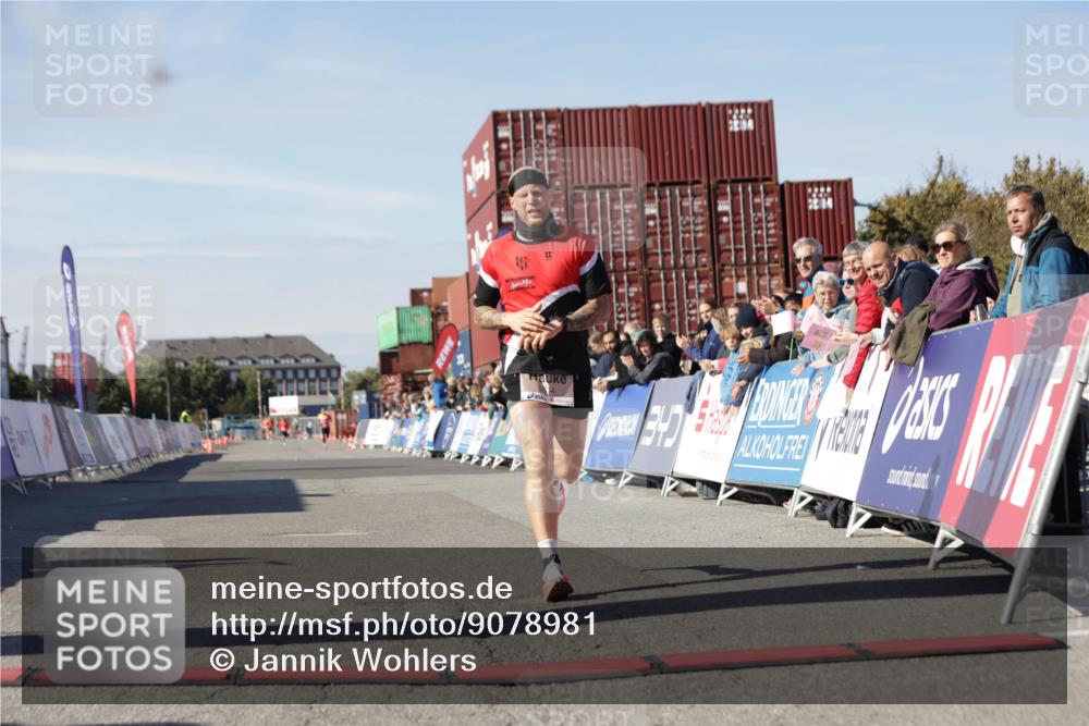 03.10.2025 - Köhlbrandbrückenlauf Jannik Wohlers http://msf.ph/oto/9078981 03.10.2025 12:49:17 Ziel 6514 meine-sportfotos.de