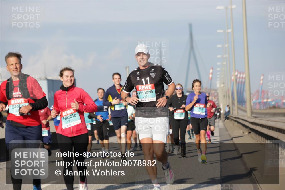03.10.2025 - Köhlbrandbrückenlauf Jannik Wohlers http://msf.ph/oto/9078982 03.10.2025 09:53:12 Position 3 1716, 11, 2431 meine-sportfotos.de