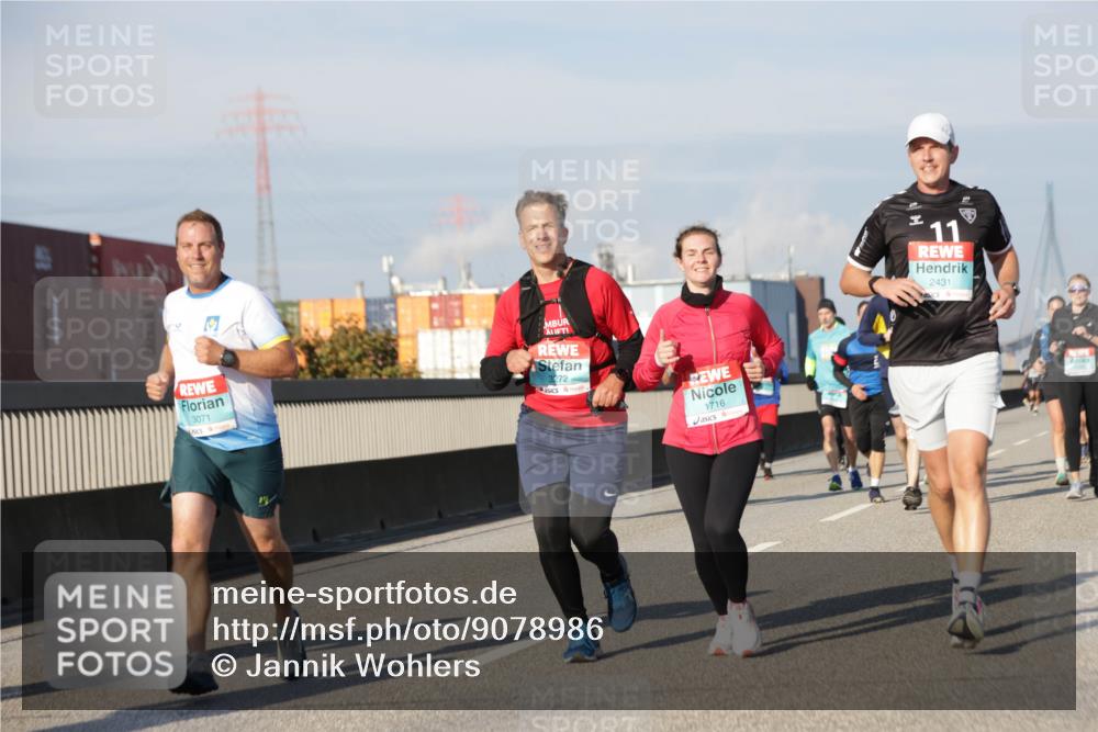 03.10.2025 - Köhlbrandbrückenlauf Jannik Wohlers http://msf.ph/oto/9078986 03.10.2025 09:53:13 Position 3 3071, 3272, 1716, 11, 2431 meine-sportfotos.de