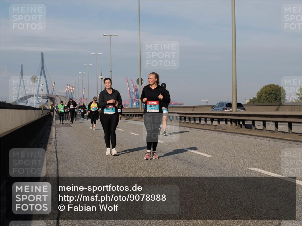 03.10.2025 - Köhlbrandbrückenlauf Fabian Wolf http://msf.ph/oto/9078988 03.10.2025 10:16:55 Position 3 3374, 3373 meine-sportfotos.de