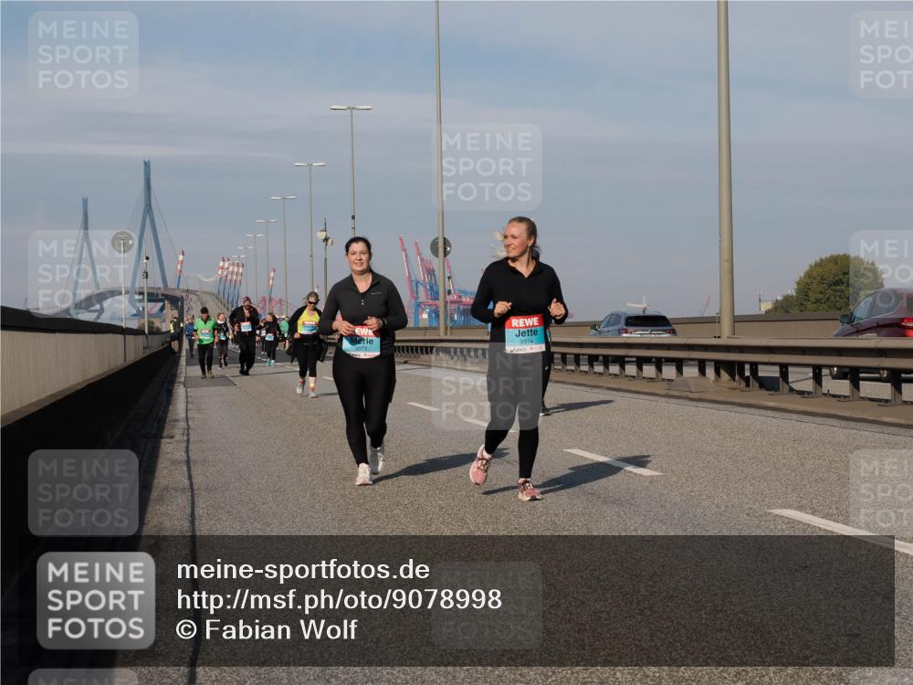 03.10.2025 - Köhlbrandbrückenlauf Fabian Wolf http://msf.ph/oto/9078998 03.10.2025 10:16:56 Position 3 3373, 3374 meine-sportfotos.de