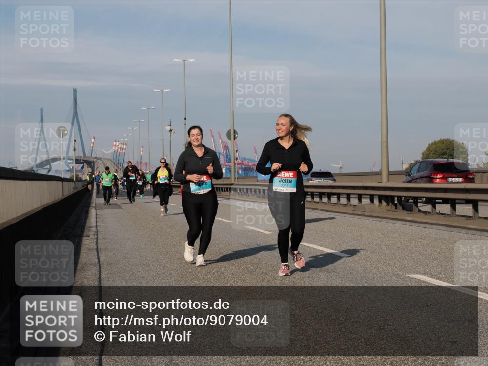 03.10.2025 - Köhlbrandbrückenlauf Fabian Wolf http://msf.ph/oto/9079004 03.10.2025 10:16:56 Position 3 3373, 3374, 976 meine-sportfotos.de