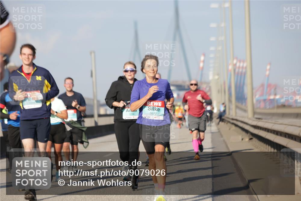 03.10.2025 - Köhlbrandbrückenlauf Jannik Wohlers http://msf.ph/oto/9079026 03.10.2025 09:53:14 Position 3 1849, 1238, 2677 meine-sportfotos.de