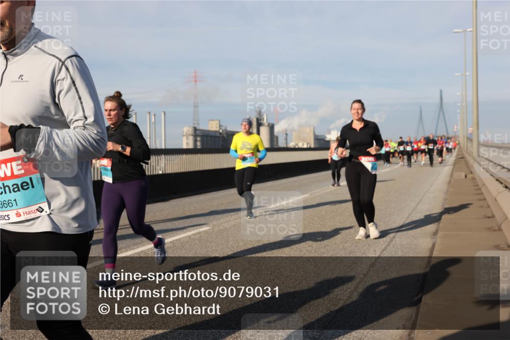 03.10.2025 - Köhlbrandbrückenlauf Lena Gebhardt http://msf.ph/oto/9079031 03.10.2025 10:03:17 Position 2 3661 meine-sportfotos.de