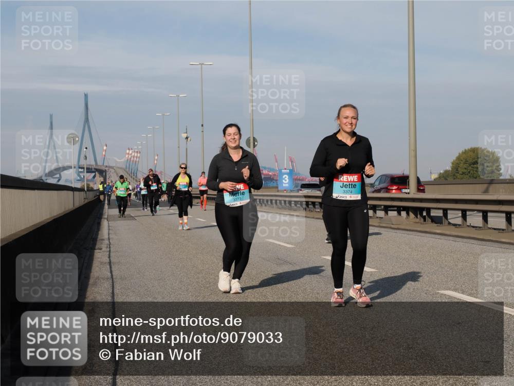 03.10.2025 - Köhlbrandbrückenlauf Fabian Wolf http://msf.ph/oto/9079033 03.10.2025 10:16:57 Position 3 3373, 3, 3374 meine-sportfotos.de