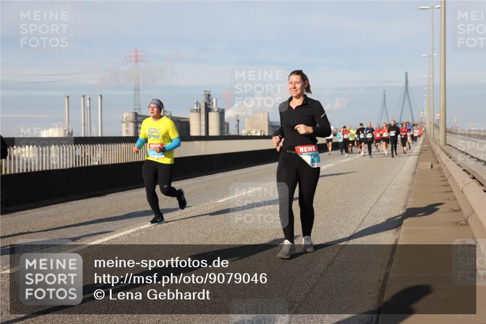 03.10.2025 - Köhlbrandbrückenlauf Lena Gebhardt http://msf.ph/oto/9079046 03.10.2025 10:03:18 Position 2  meine-sportfotos.de