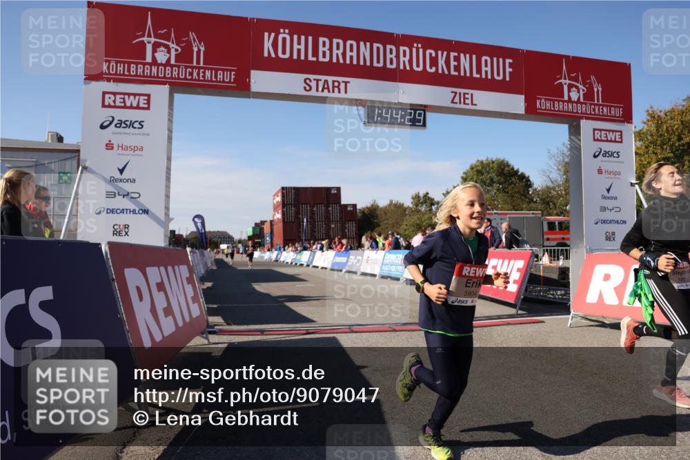03.10.2025 - Köhlbrandbrückenlauf Lena Gebhardt http://msf.ph/oto/9079047 03.10.2025 13:44:29 Ziel 5904, 5905, 6257, 6258 meine-sportfotos.de