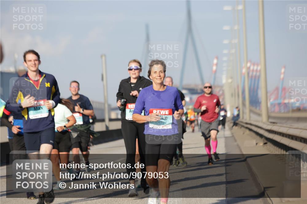 03.10.2025 - Köhlbrandbrückenlauf Jannik Wohlers http://msf.ph/oto/9079053 03.10.2025 09:53:14 Position 3 1849, 2677 meine-sportfotos.de