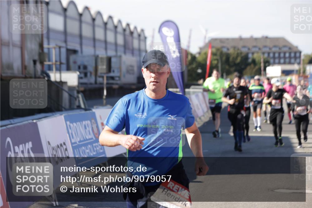 03.10.2025 - Köhlbrandbrückenlauf Jannik Wohlers http://msf.ph/oto/9079057 03.10.2025 13:17:39 Ziel 4012, 4410, 4645, 4746, 4818, 5339, 5906, 5909, 6069, 6331, 6388, 6704, 6710 meine-sportfotos.de