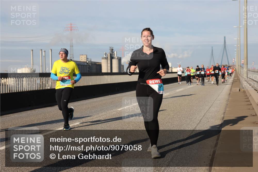 03.10.2025 - Köhlbrandbrückenlauf Lena Gebhardt http://msf.ph/oto/9079058 03.10.2025 10:03:18 Position 2 3279 meine-sportfotos.de