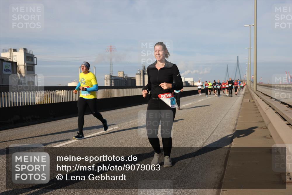 03.10.2025 - Köhlbrandbrückenlauf Lena Gebhardt http://msf.ph/oto/9079063 03.10.2025 10:03:18 Position 2  meine-sportfotos.de