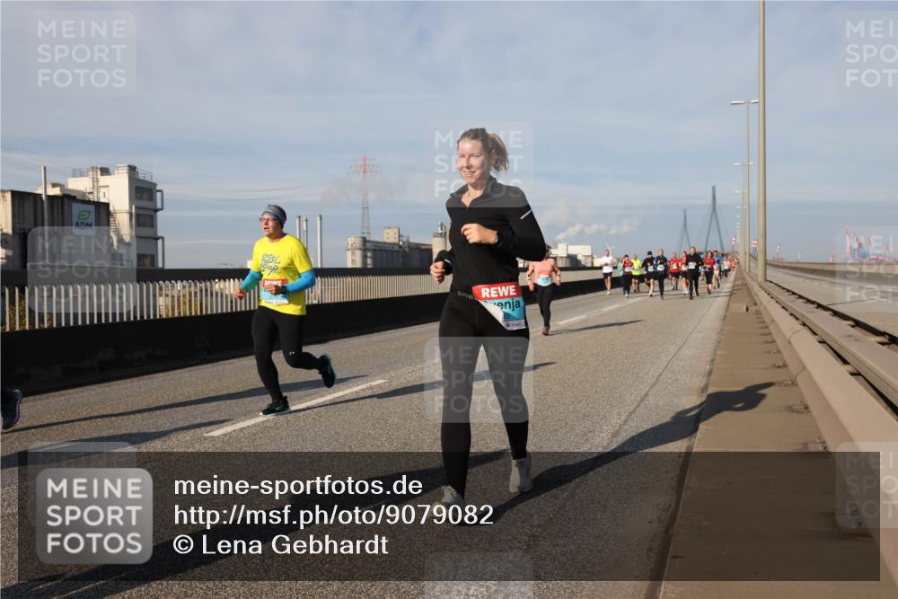 03.10.2025 - Köhlbrandbrückenlauf Lena Gebhardt http://msf.ph/oto/9079082 03.10.2025 10:03:18 Position 2  meine-sportfotos.de