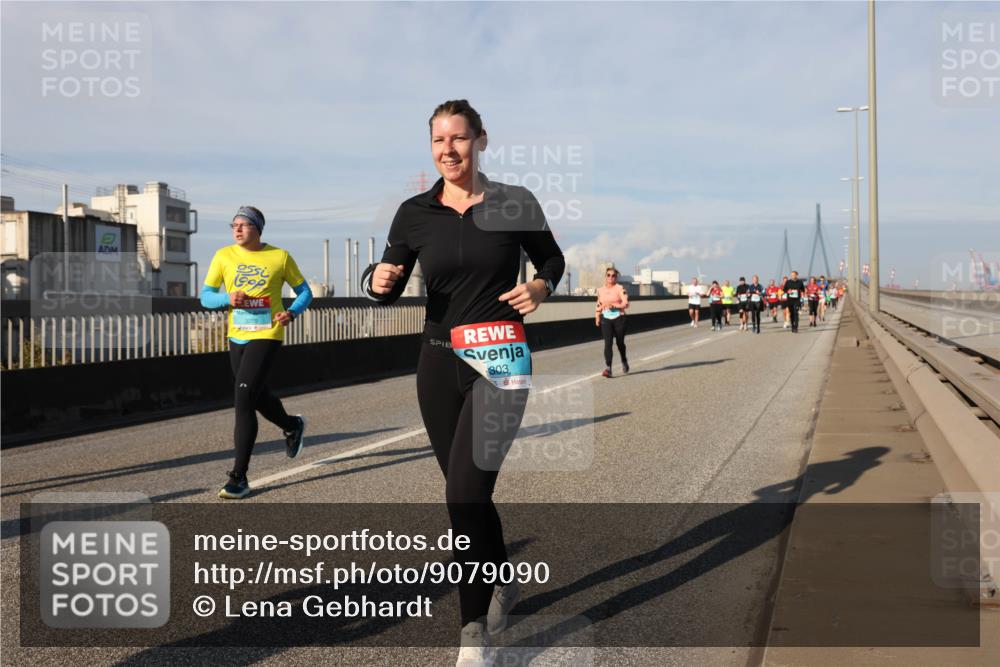 03.10.2025 - Köhlbrandbrückenlauf Lena Gebhardt http://msf.ph/oto/9079090 03.10.2025 10:03:19 Position 2 803 meine-sportfotos.de