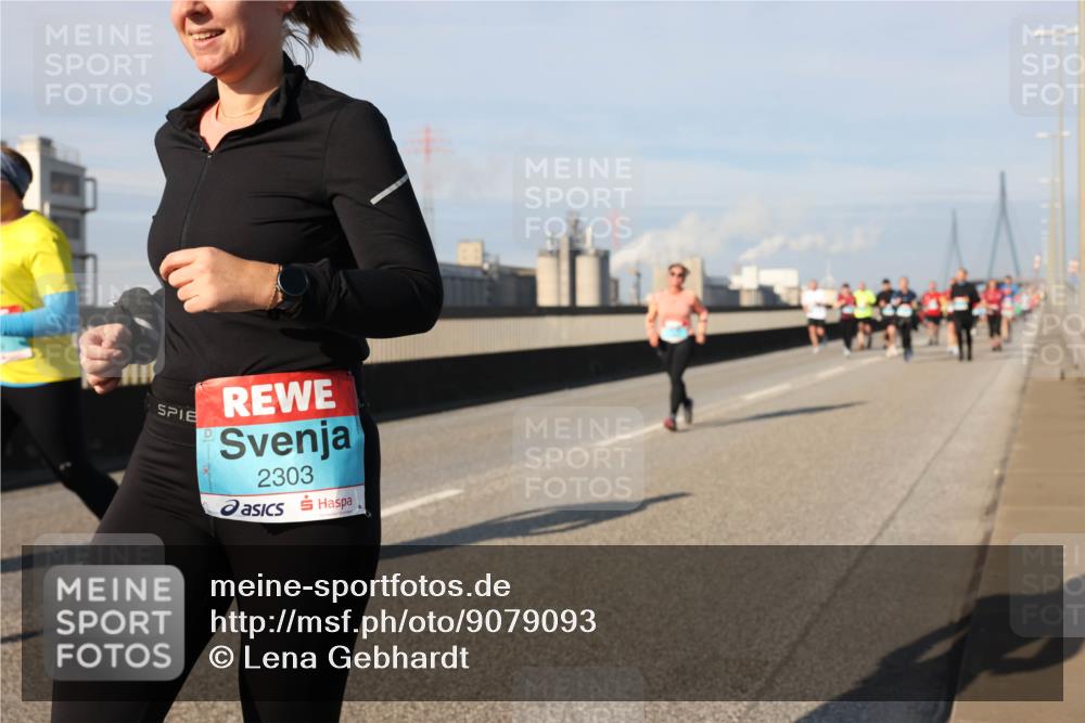 03.10.2025 - Köhlbrandbrückenlauf Lena Gebhardt http://msf.ph/oto/9079093 03.10.2025 10:03:19 Position 2 2303 meine-sportfotos.de