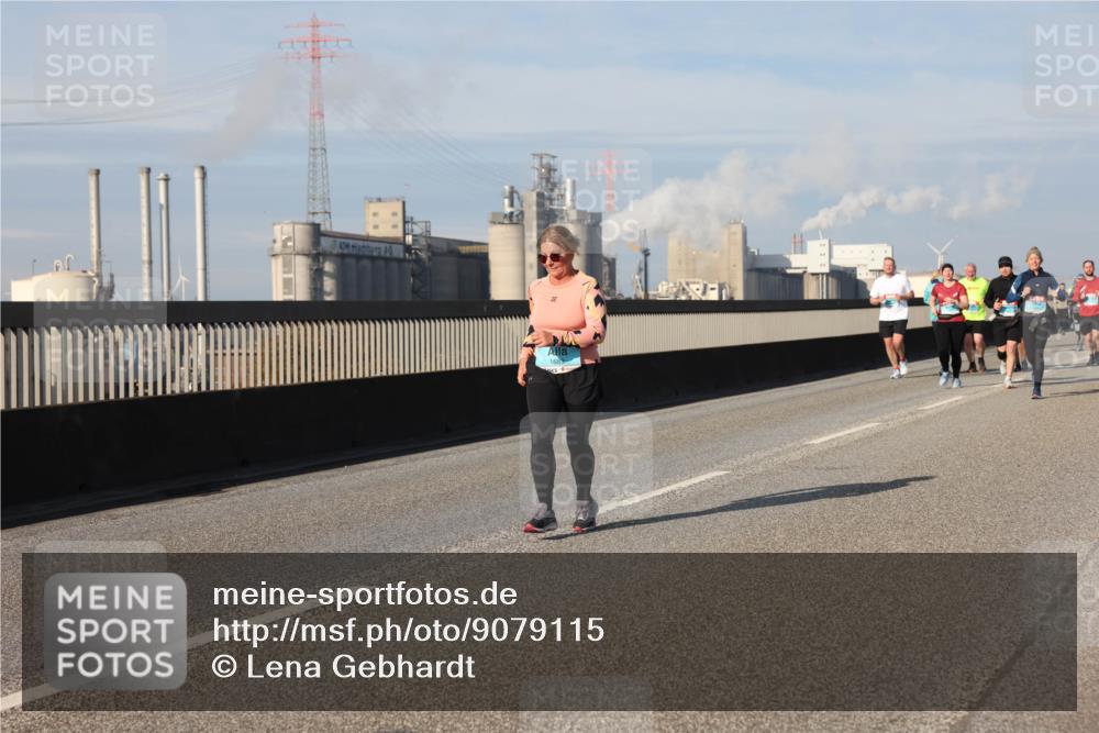 03.10.2025 - Köhlbrandbrückenlauf Lena Gebhardt http://msf.ph/oto/9079115 03.10.2025 10:03:20 Position 2 1683 meine-sportfotos.de