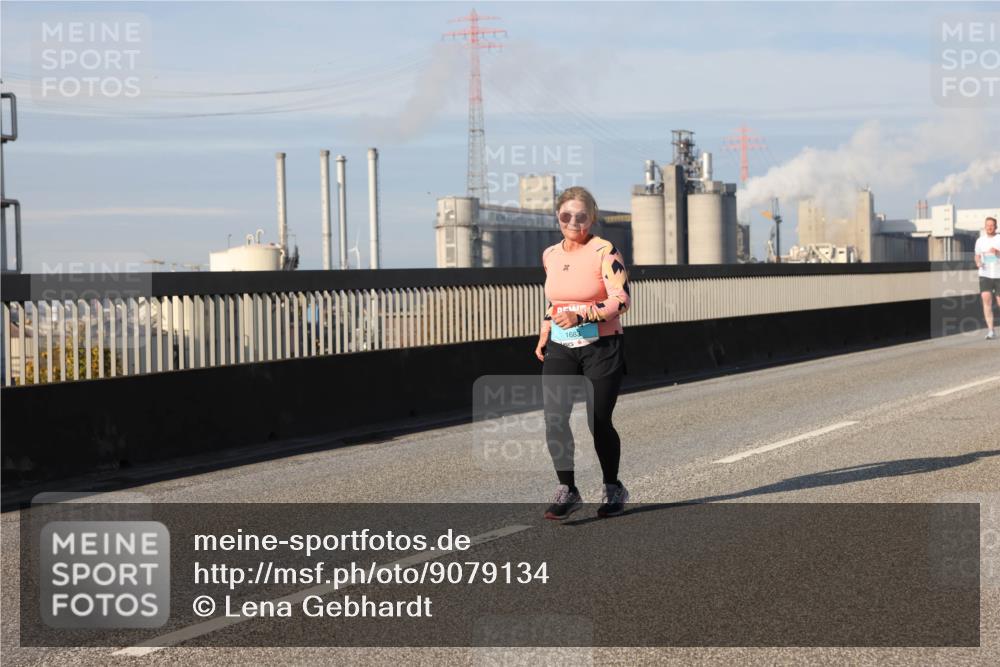 03.10.2025 - Köhlbrandbrückenlauf Lena Gebhardt http://msf.ph/oto/9079134 03.10.2025 10:03:21 Position 2 1683 meine-sportfotos.de