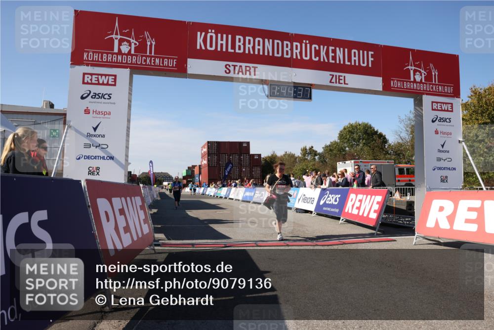 03.10.2025 - Köhlbrandbrückenlauf Lena Gebhardt http://msf.ph/oto/9079136 03.10.2025 13:44:38 Ziel 5696, 5919 meine-sportfotos.de