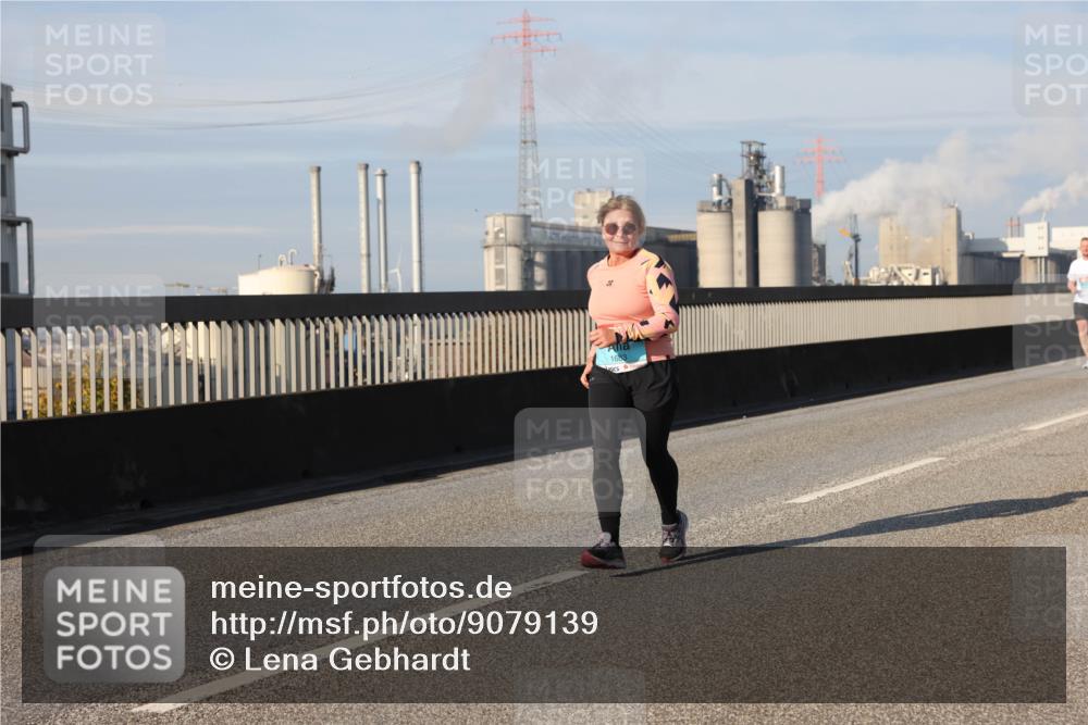 03.10.2025 - Köhlbrandbrückenlauf Lena Gebhardt http://msf.ph/oto/9079139 03.10.2025 10:03:21 Position 2 1683 meine-sportfotos.de