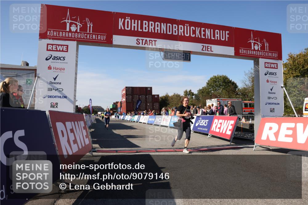 03.10.2025 - Köhlbrandbrückenlauf Lena Gebhardt http://msf.ph/oto/9079146 03.10.2025 13:44:38 Ziel 5696, 5919 meine-sportfotos.de