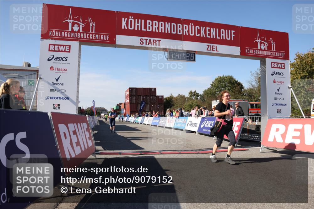 03.10.2025 - Köhlbrandbrückenlauf Lena Gebhardt http://msf.ph/oto/9079152 03.10.2025 13:44:38 Ziel 5696, 5919 meine-sportfotos.de