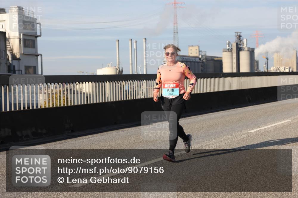 03.10.2025 - Köhlbrandbrückenlauf Lena Gebhardt http://msf.ph/oto/9079156 03.10.2025 10:03:21 Position 2 1683 meine-sportfotos.de