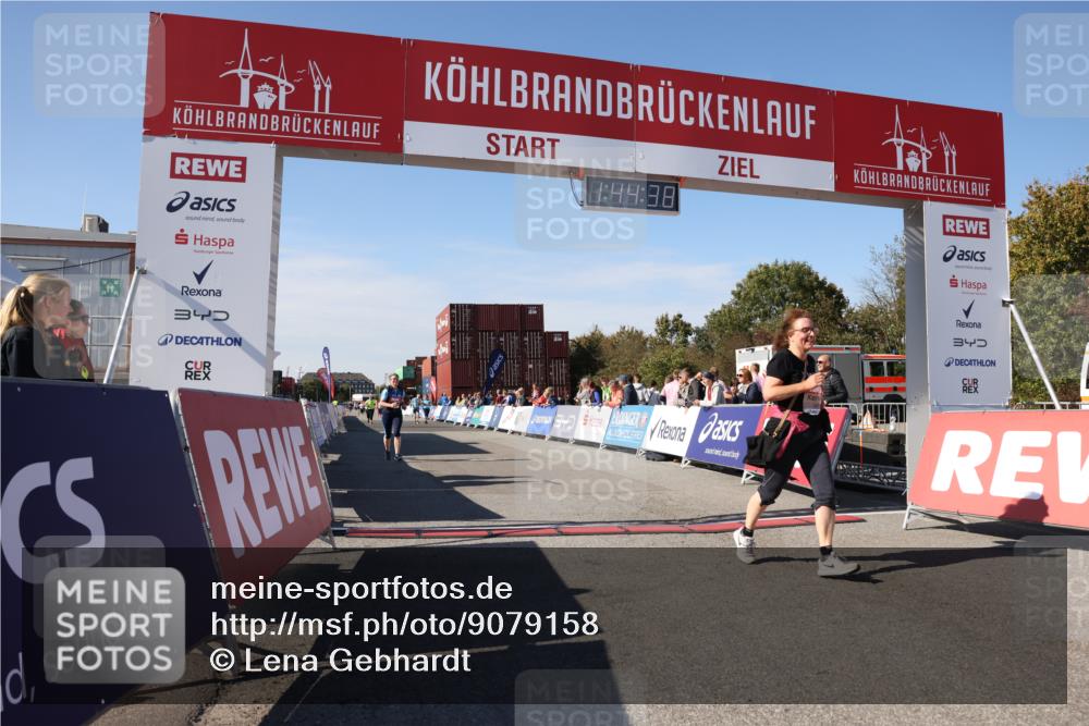 03.10.2025 - Köhlbrandbrückenlauf Lena Gebhardt http://msf.ph/oto/9079158 03.10.2025 13:44:38 Ziel 5696, 5919 meine-sportfotos.de