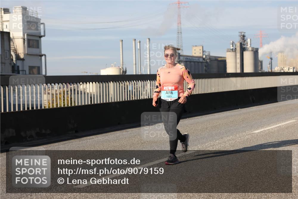 03.10.2025 - Köhlbrandbrückenlauf Lena Gebhardt http://msf.ph/oto/9079159 03.10.2025 10:03:21 Position 2 1683 meine-sportfotos.de