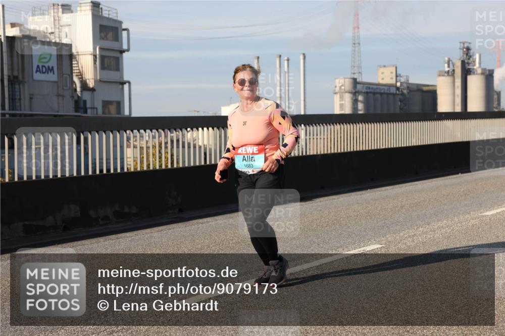 03.10.2025 - Köhlbrandbrückenlauf Lena Gebhardt http://msf.ph/oto/9079173 03.10.2025 10:03:22 Position 2 1683 meine-sportfotos.de