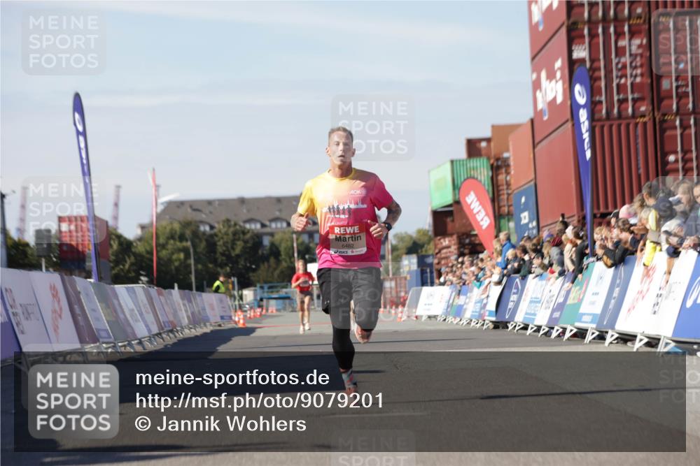 03.10.2025 - Köhlbrandbrückenlauf Jannik Wohlers http://msf.ph/oto/9079201 03.10.2025 12:49:34 Ziel 6482 meine-sportfotos.de