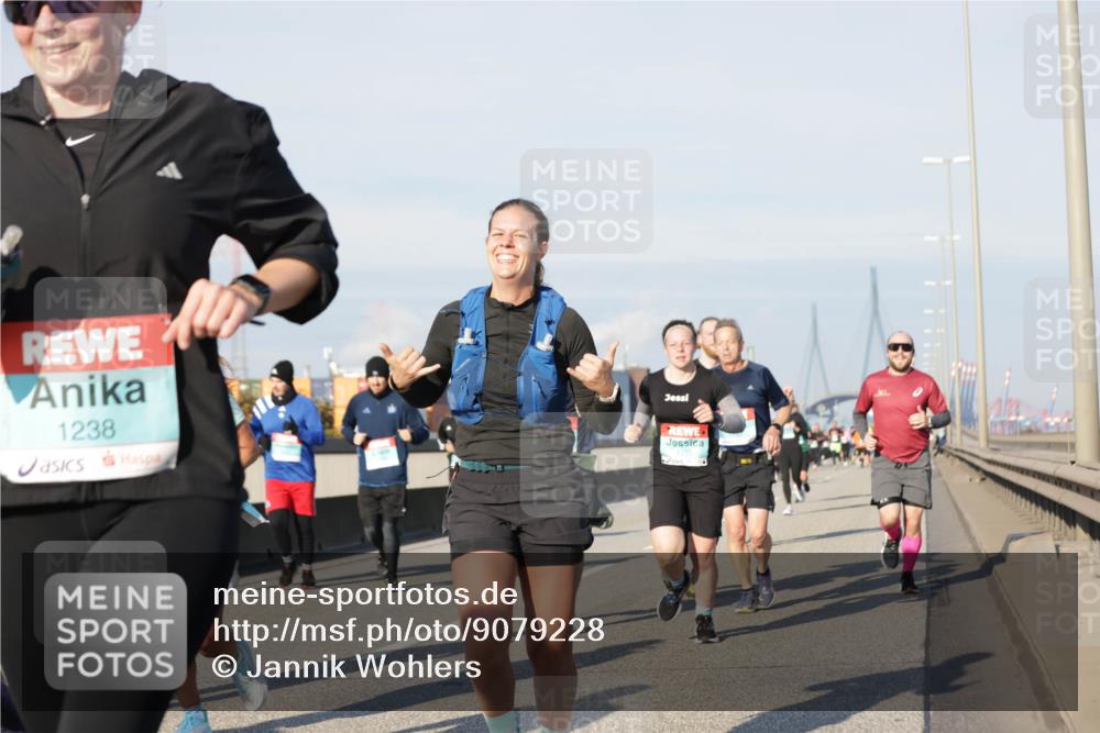 03.10.2025 - Köhlbrandbrückenlauf Jannik Wohlers http://msf.ph/oto/9079228 03.10.2025 09:53:19 Position 3 1238 meine-sportfotos.de
