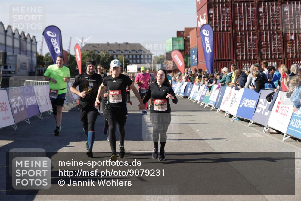 03.10.2025 - Köhlbrandbrückenlauf Jannik Wohlers http://msf.ph/oto/9079231 03.10.2025 13:17:42 Ziel 4012, 4410, 4645, 4679, 4746, 5168, 5339, 5685, 5731, 5732, 5906, 5909, 5917, 6331, 6388, 6485, 6704, 6710 meine-sportfotos.de