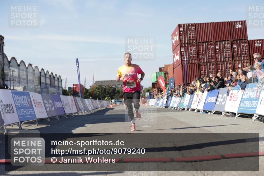 03.10.2025 - Köhlbrandbrückenlauf Jannik Wohlers http://msf.ph/oto/9079240 03.10.2025 12:49:34 Ziel 6482 meine-sportfotos.de