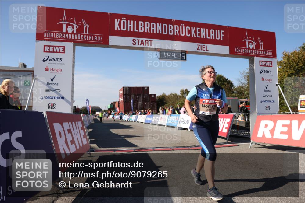 03.10.2025 - Köhlbrandbrückenlauf Lena Gebhardt http://msf.ph/oto/9079265 03.10.2025 13:44:43 Ziel 5696, 5919 meine-sportfotos.de