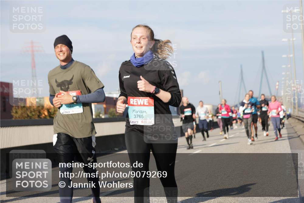 03.10.2025 - Köhlbrandbrückenlauf Jannik Wohlers http://msf.ph/oto/9079269 03.10.2025 10:01:23 Position 3 1684, 3765 meine-sportfotos.de