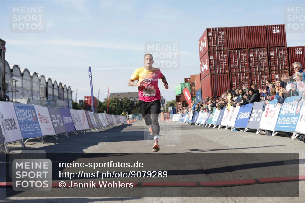 03.10.2025 - Köhlbrandbrückenlauf Jannik Wohlers http://msf.ph/oto/9079289 03.10.2025 12:49:35 Ziel 6482 meine-sportfotos.de