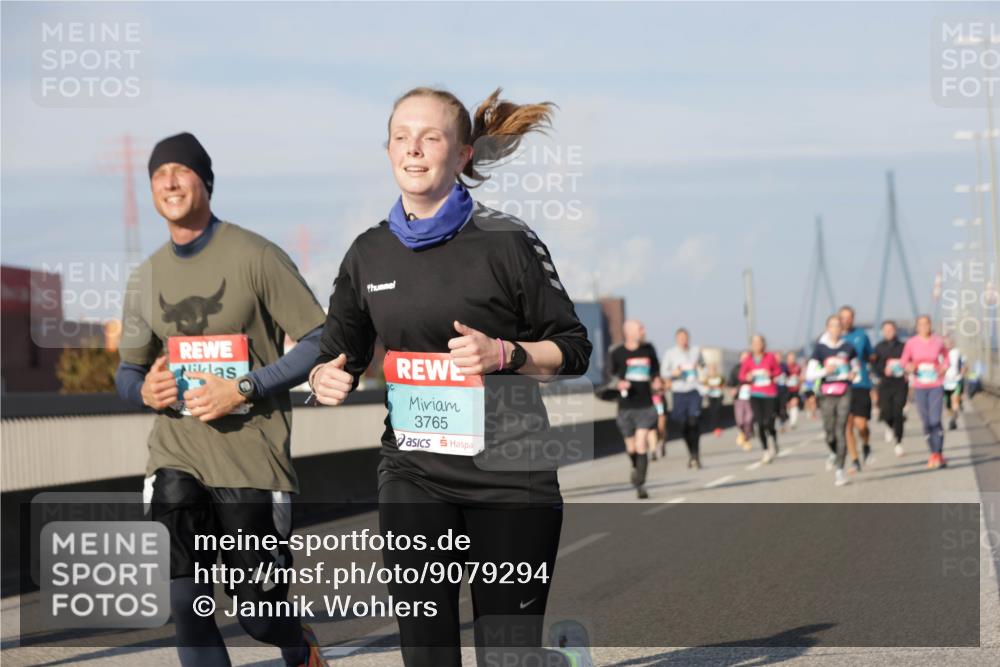 03.10.2025 - Köhlbrandbrückenlauf Jannik Wohlers http://msf.ph/oto/9079294 03.10.2025 10:01:23 Position 3 3765 meine-sportfotos.de