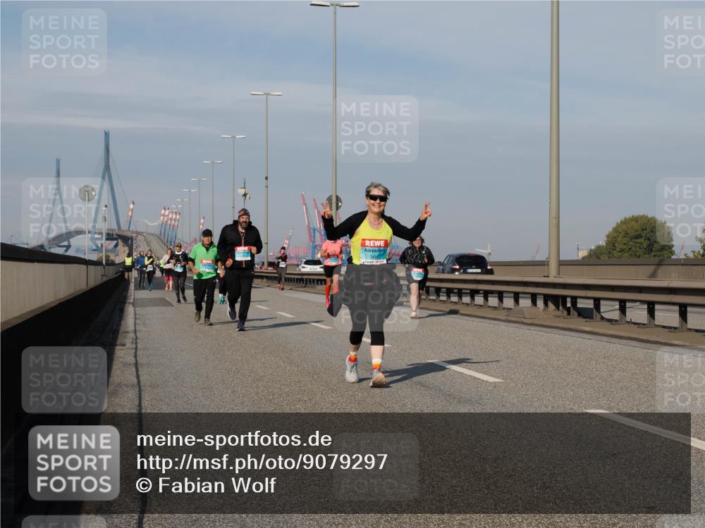 03.10.2025 - Köhlbrandbrückenlauf Fabian Wolf http://msf.ph/oto/9079297 03.10.2025 10:17:05 Position 3 3456 meine-sportfotos.de