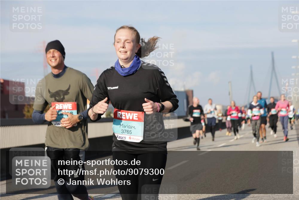 03.10.2025 - Köhlbrandbrückenlauf Jannik Wohlers http://msf.ph/oto/9079300 03.10.2025 10:01:23 Position 3 3765 meine-sportfotos.de