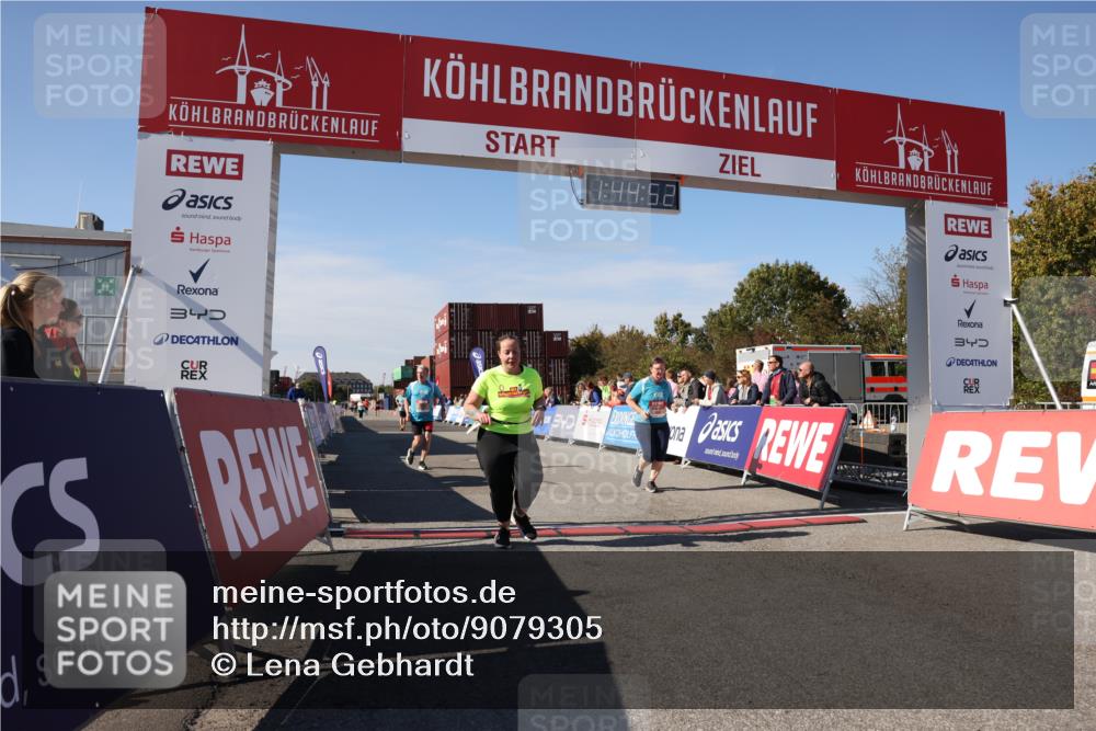 03.10.2025 - Köhlbrandbrückenlauf Lena Gebhardt http://msf.ph/oto/9079305 03.10.2025 13:44:52 Ziel 5932, 6542, 6546 meine-sportfotos.de