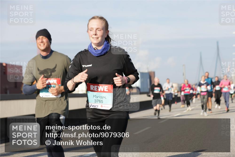 03.10.2025 - Köhlbrandbrückenlauf Jannik Wohlers http://msf.ph/oto/9079306 03.10.2025 10:01:23 Position 3 3765 meine-sportfotos.de