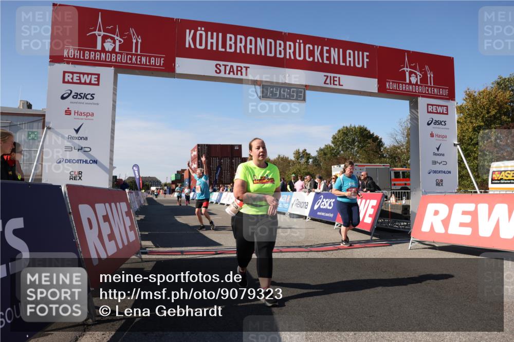 03.10.2025 - Köhlbrandbrückenlauf Lena Gebhardt http://msf.ph/oto/9079323 03.10.2025 13:44:53 Ziel 5932, 6542, 6546 meine-sportfotos.de