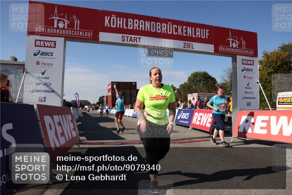 03.10.2025 - Köhlbrandbrückenlauf Lena Gebhardt http://msf.ph/oto/9079340 03.10.2025 13:44:54 Ziel 5932, 6542, 6546 meine-sportfotos.de
