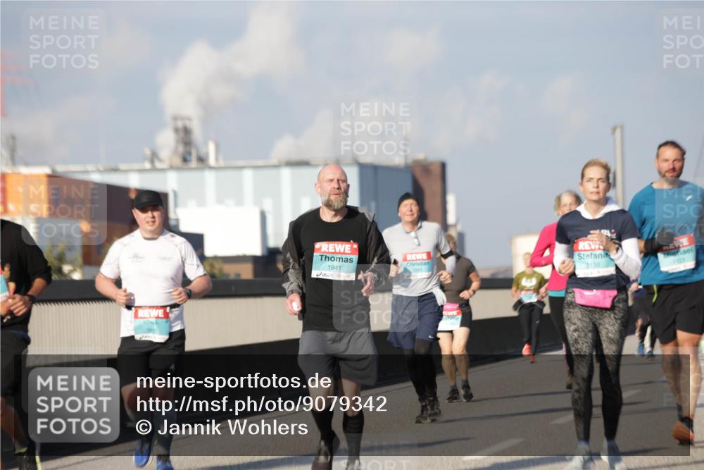 03.10.2025 - Köhlbrandbrückenlauf Jannik Wohlers http://msf.ph/oto/9079342 03.10.2025 10:01:25 Position 3 1941, 3150, 1121 meine-sportfotos.de