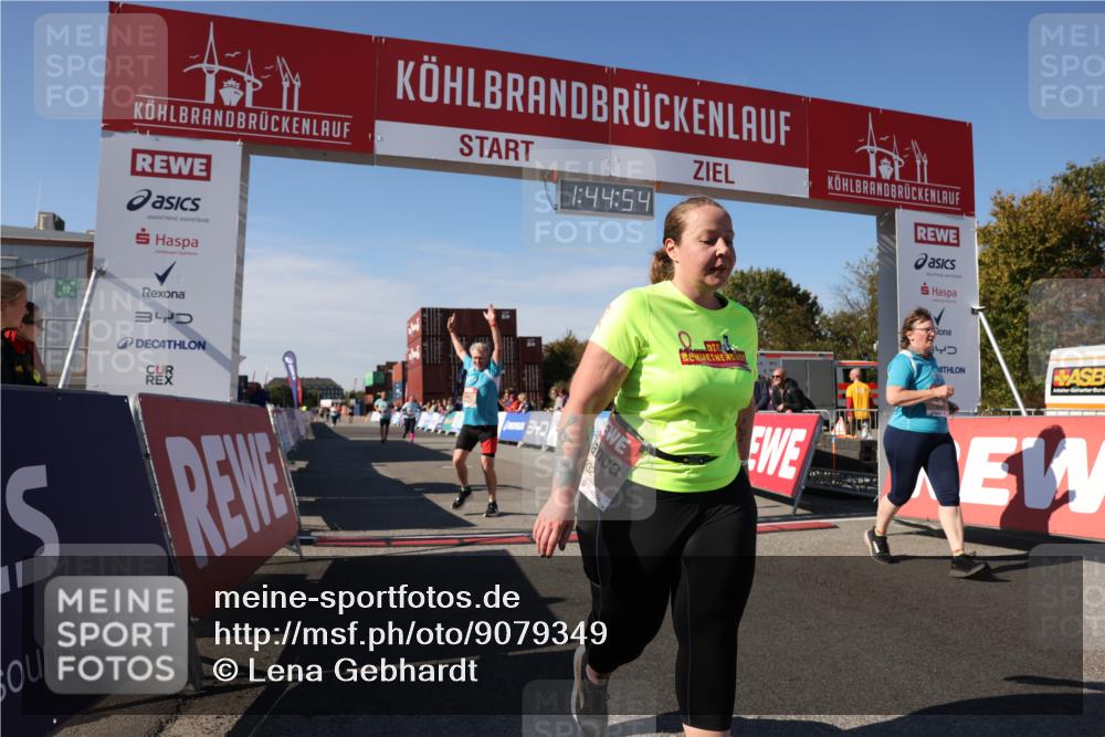 03.10.2025 - Köhlbrandbrückenlauf Lena Gebhardt http://msf.ph/oto/9079349 03.10.2025 13:44:54 Ziel 5932, 6542, 6546 meine-sportfotos.de
