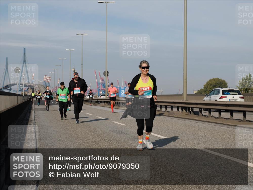 03.10.2025 - Köhlbrandbrückenlauf Fabian Wolf http://msf.ph/oto/9079350 03.10.2025 10:17:06 Position 3 3, 988 meine-sportfotos.de