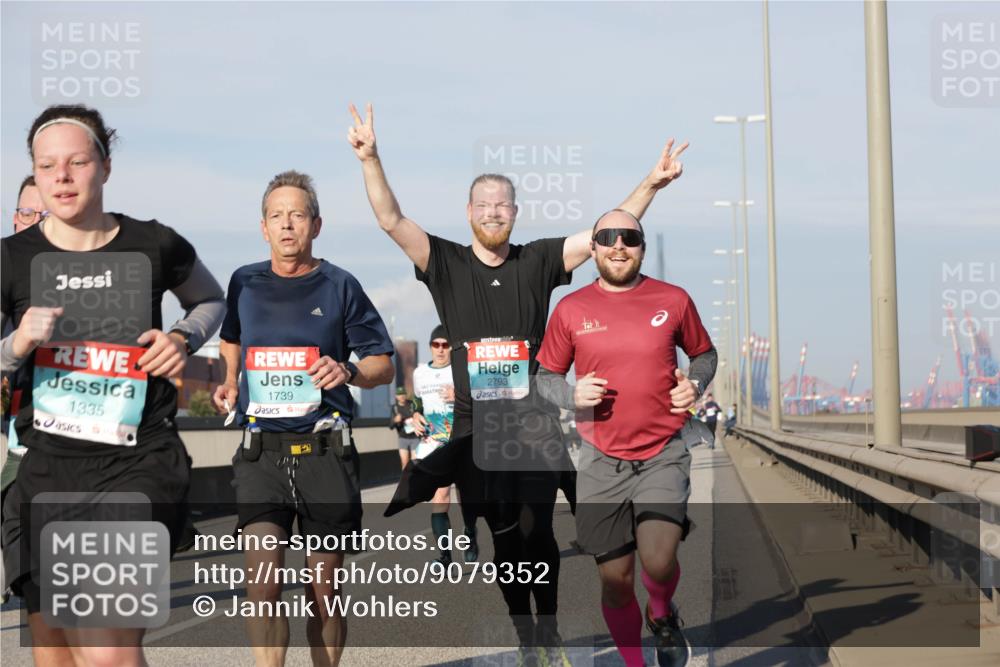 03.10.2025 - Köhlbrandbrückenlauf Jannik Wohlers http://msf.ph/oto/9079352 03.10.2025 09:53:21 Position 3 1335, 1739, 2793 meine-sportfotos.de