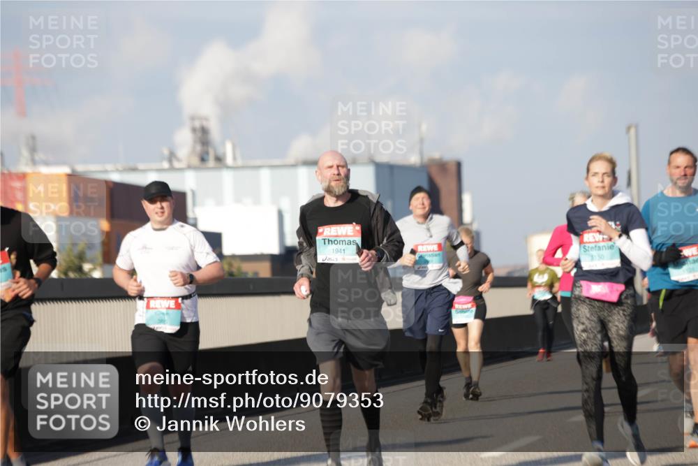 03.10.2025 - Köhlbrandbrückenlauf Jannik Wohlers http://msf.ph/oto/9079353 03.10.2025 10:01:25 Position 3 1941, 3150 meine-sportfotos.de