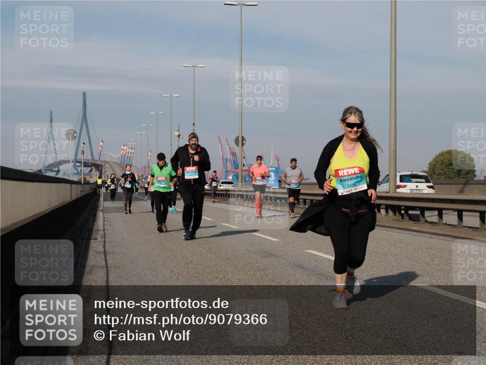 03.10.2025 - Köhlbrandbrückenlauf Fabian Wolf http://msf.ph/oto/9079366 03.10.2025 10:17:06 Position 3 3456, 988 meine-sportfotos.de